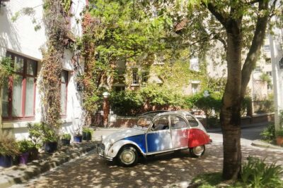Tour in a vintage car with a Parisian - Pickup anywhere in Paris: how to use the time wisely