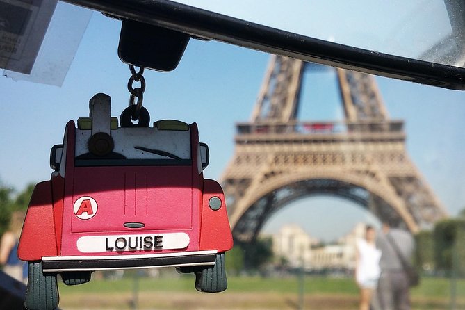Tour in a vintage car with a Parisian - Photo stops whenever you want: how to get the shots without losing the tour