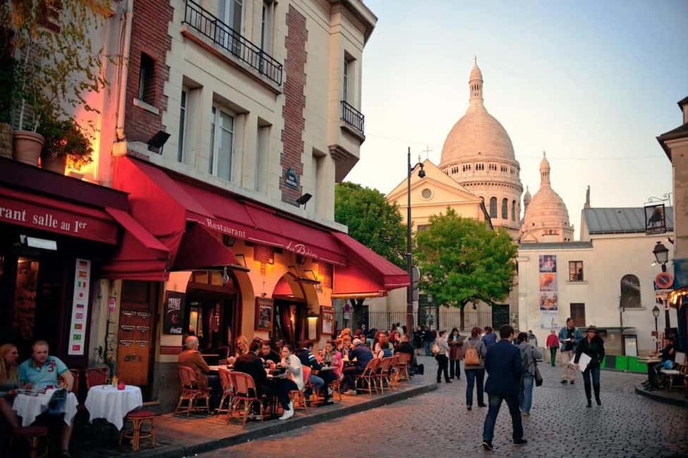 Tour in Italian of the Montmartre district with local guide - Price and value: is $34 for 2 hours a good deal?