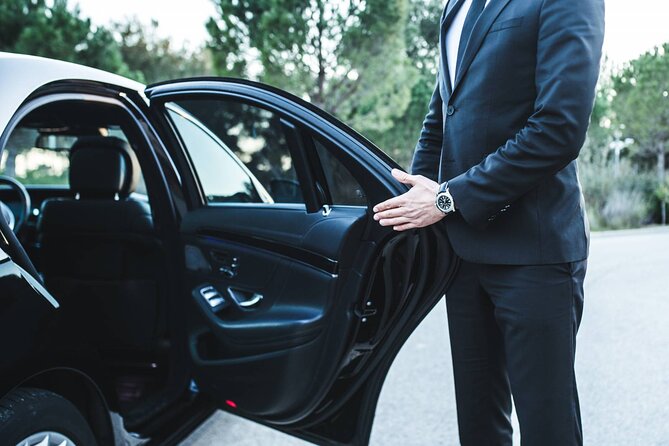 Transfers between Paris and Paris Airports/Disneyland/Versailles - How Pickup Works When You Land: From Confusion to Contact