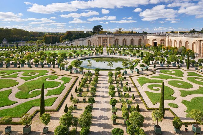 Transfers between Paris and Paris Airports/Disneyland/Versailles - Versailles Palace Transfers: Arrive Ready for the Time You Book