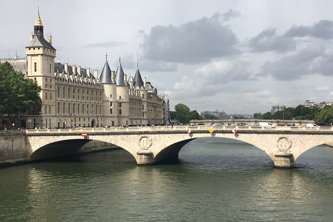Treasure Hunt in Paris – From the Panthéon to the Louvre - Pacing, weather, and what to bring for a smooth hunt
