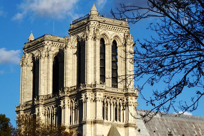 Treasure Hunt in Paris – From the Panthéon to the Louvre - English and French gameplay, and how support works