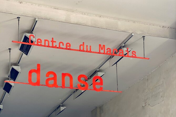 Trendy Marais, smartphone audioguided walking tour - Rue Pavée: Old Stones, an Ancient Wall, and a Surprise Library Connection