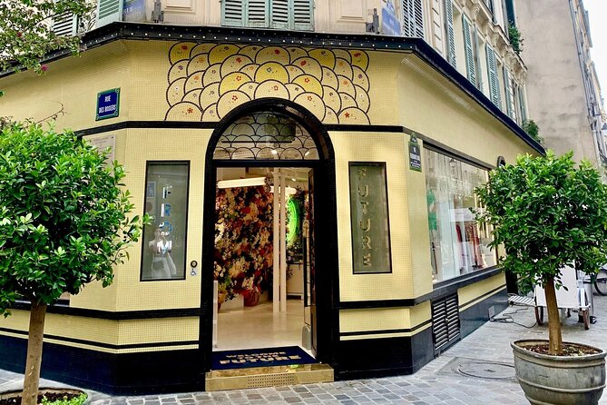 Trendy Marais, smartphone audioguided walking tour - Rue des Francs Bourgeois: The Bartolomew Massacre and LGBT Community History