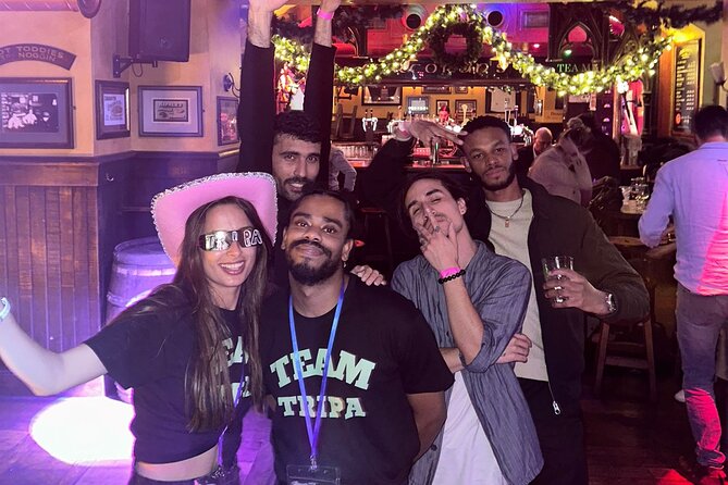 Tripa Paris Pubcrawl / Bar Tours - The finale near Notre-Dame: Saint-Michel, DJ energy, and dancing space