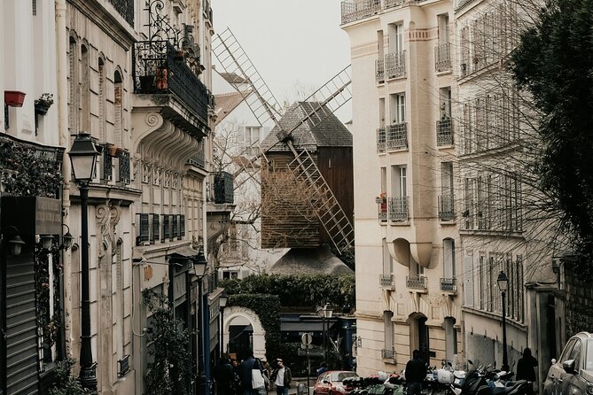 Undercover Montmartre: Led By Locals-Dine At Secluded Brasserie - Sacré-Cœur Access: Why the Self-Guided Part Matters