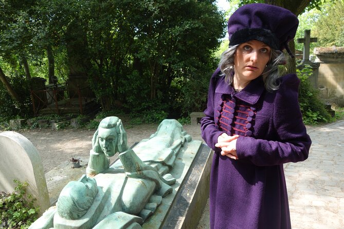Unusual 2-hour guided tour of the Père Lachaise cemetery - Why Père Lachaise Works Best With This Kind of Guide