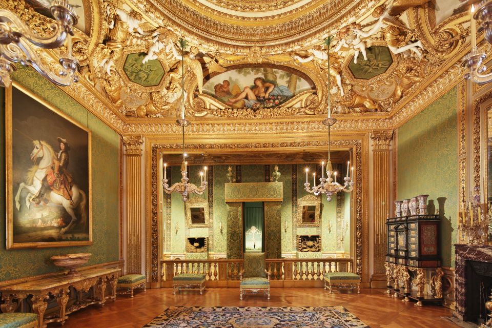 Vaux le Vicomte Chateau Entry Ticket and Chateaubus Transfer - Inside the chateau: what the 3D sound audioguide actually helps with