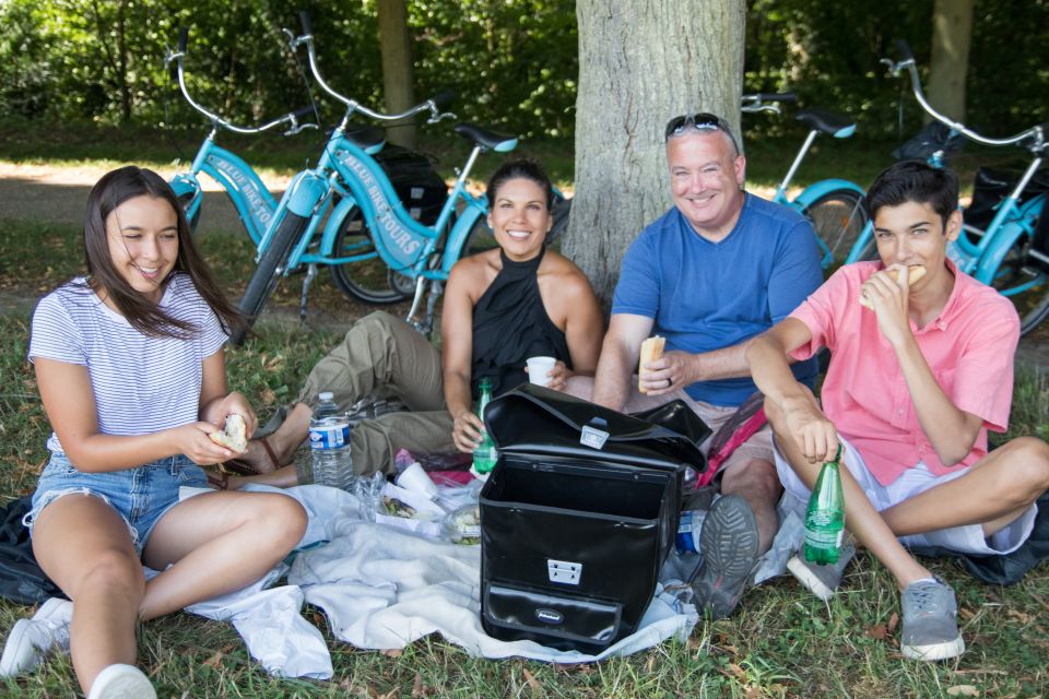 Versailles Bike Tour with Palace & Queen Farm Entrance - Practical stuff: gloves, ponchos, hills, and keeping your energy