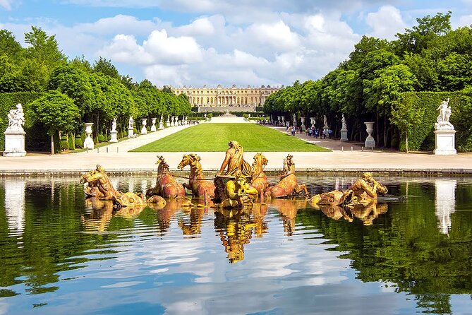 VERSAILLES CASTLE Round-Trip Transfer from Paris by Luxury Van - The Safety Rule You Should Expect: Back Seat Only