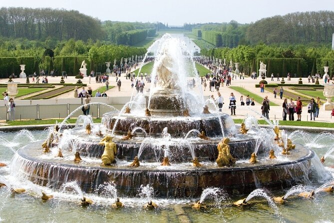 VERSAILLES CASTLE Round-Trip Transfer from Paris by Luxury Van - Who This Transfer Fits Best (and Who Might Skip It)