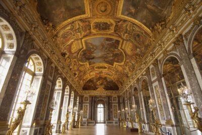 Versailles Domain Audio Guided Half Day Tour from Paris - The coach ride to Versailles: where the audio starts helping