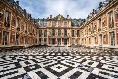 Versailles Domain Small-Group Guided Tour from Paris - Getting there from Paris: the air-conditioned ride and real-world timing