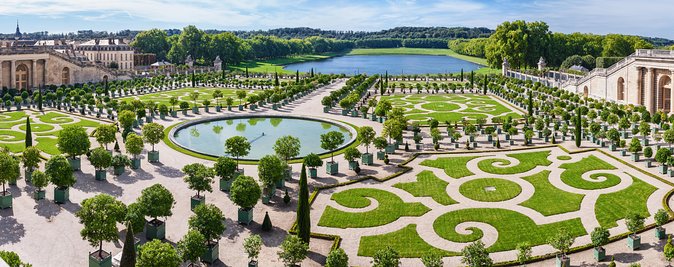 Versailles Domain Small-Group Guided Tour from Paris - Hall of Mirrors in 15 minutes: yes, it’s fast, but you can still enjoy it