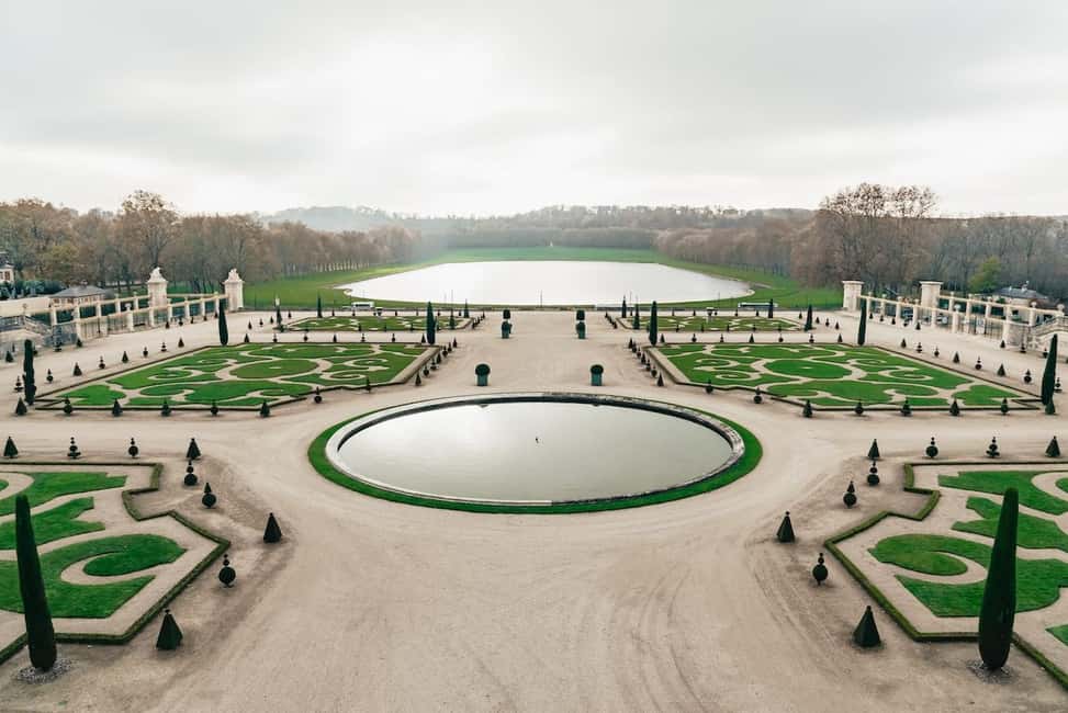 Versailles: Entry ticket & Private Apartments VIP Tour - The 90-minute flow: how the tour moves