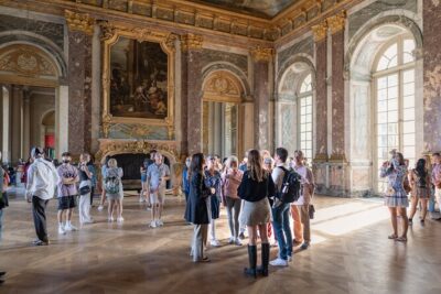 Versailles Full-Day Tour with the Estate of Marie-Antoinette - Entering the Palace of Versailles: More Than Bling