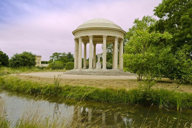 Versailles Full Tour: Palace, Gardens & Marie-Antoinette’s Estate - Gardens of Versailles: 1,977 Acres of Flowers and a Sunday Fountain Show