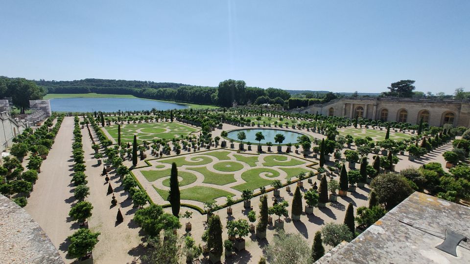 Versailles: Garden Private Guided Tour & Palace Entry Ticket - Starting at Place d’Armes: the easiest way to begin a big day at Versailles