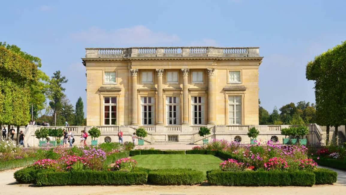 Versailles: Garden Private Guided Tour & Palace Entry Ticket - Neptune Fountain to the Mirror Pool: turning major sights into clear stories