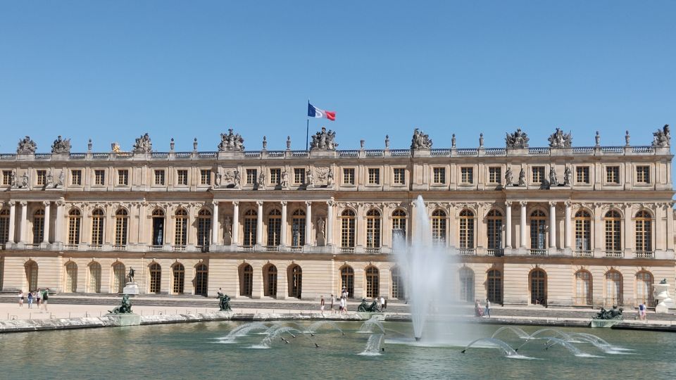 Versailles: Garden Private Guided Tour & Palace Entry Ticket - Trianon Palaces entrance ticket: a smart bonus if you plan your time