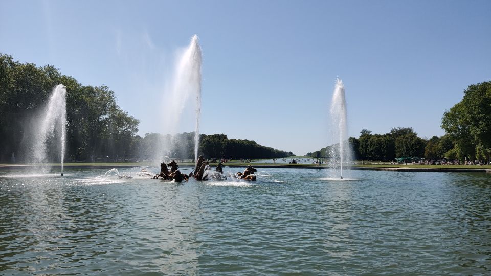 Versailles: Garden Private Guided Tour & Palace Entry Ticket - Versailles Castle access after the gardens: using your 1.5 hours wisely
