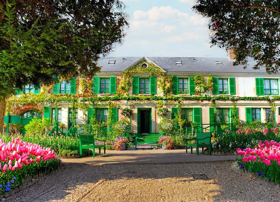 Versailles & Giverny from Paris PRIVATE TOUR with PHOTOSHOOT - Giverny and Monet’s home: seeing inspiration in the place it grew