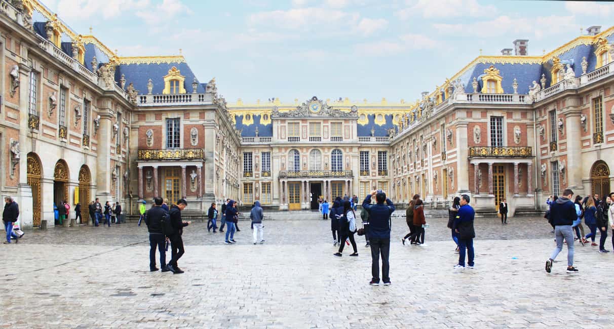 Versailles & Giverny from Paris PRIVATE TOUR with PHOTOSHOOT - Timing and tickets: what you get, what you manage