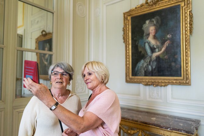 Versailles Marie Antoinette Afternoon Guided Tour with Petit Trianon & Hamlet - Guides: what makes this tour work in real life