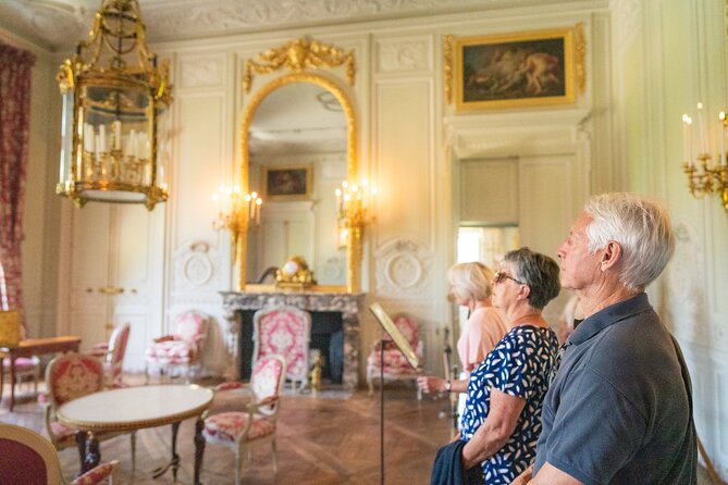 Versailles Marie Antoinette Afternoon Guided Tour with Petit Trianon & Hamlet - How much walking should you expect?