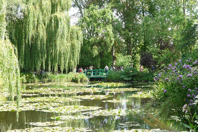 Versailles Palace and Giverny Monet House Visit with Lunch - Tickets, earphones, and how guides keep the day on track