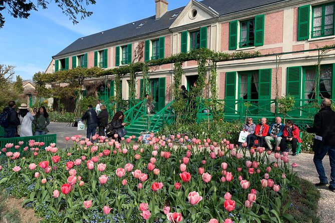 Versailles Palace and Giverny Private Guided Tour from Paris - Price and value: is $830.27 per person worth it?