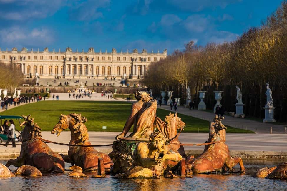 Versailles: Palace & Gardens Guided Tour with Entry Tickets - Apollo, Neptune, and the Basins of the Seasons: what to look for