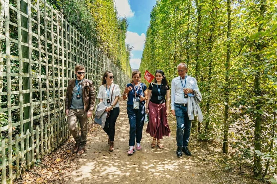Versailles: Palace, Gardens & Marie Antoinette’s Estate Tour - Priority entry starts at GetYourGuide, near Versailles Rive Gauche