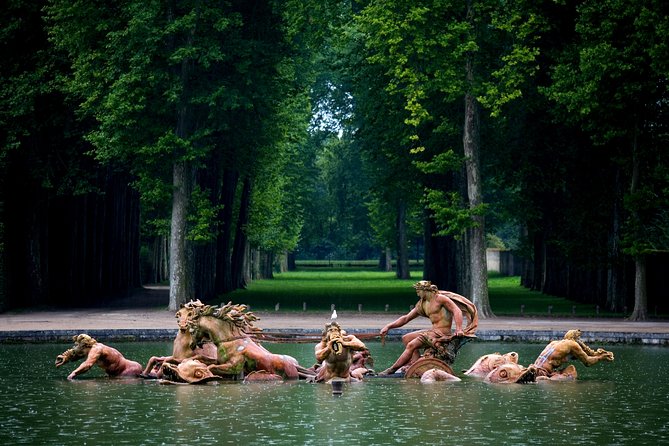 Versailles Palace Guided Day Tour and Trianon from Paris - The palace morning: Royal Apartments to Hall of Mirrors