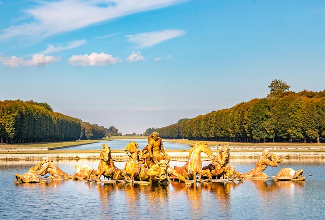 Versailles Palace Guided Day Tour and Trianon from Paris - Trianons and Queen’s Hamlet: private retreats, big distances