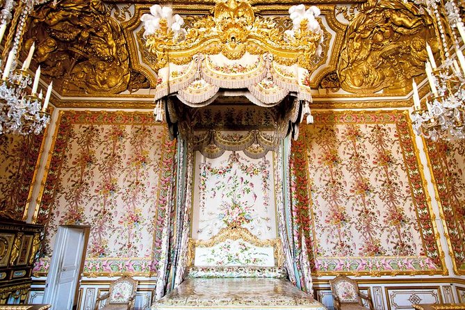 Versailles Palace & Marie-Antoinette's Estate Private Guided Tour - The smart logistics: private Versailles from Paris, not chaos