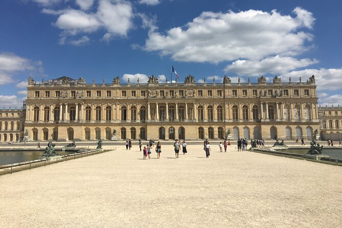 Versailles Palace Private Tailored Guided Tour With Hotel Pickup - Gardens of Versailles: 45 minutes outdoors and 55 fountains in sight