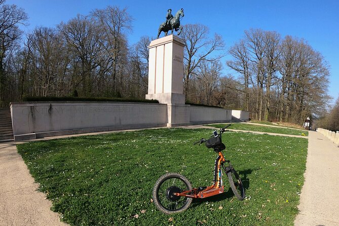 Versailles: Path of the Heroes on original electrics 2 wheels - Memorial de L’Escadrille La Fayette: the hour that sets the tone