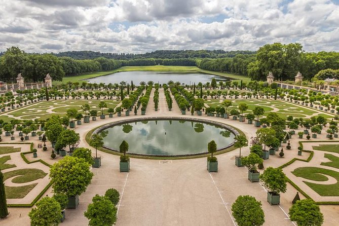 Versailles Private Day Excursion with Palace, Gardens & Trianon - Hotel Pickup to Versailles at 8:00 a.m.: the logistics you really feel