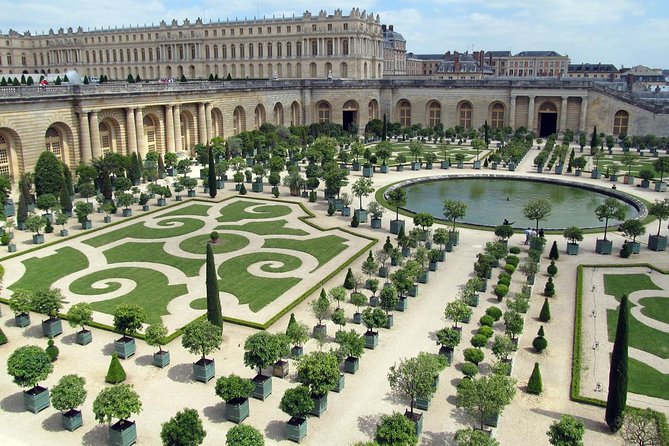 Versailles Private Day Excursion with Palace, Gardens & Trianon - Jardins du Château de Versailles: Le Nôtre’s geometry and the show timing