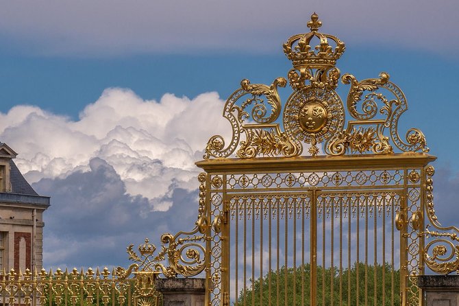 Versailles Private Guided Tour - Reserved Entry Included - What makes the guides work well (especially with kids and teens)