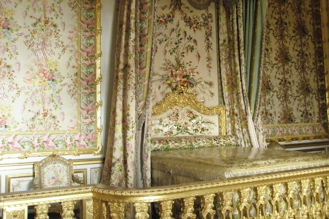 Versailles Private Guided Tour - Reserved Entry Included - Tickets, headsets, and what you shouldn’t expect