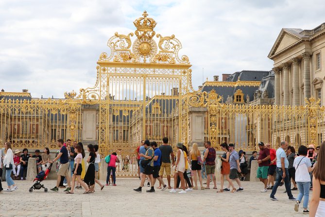 Versailles Private Half Day Guided Tour with Access from Paris - Hall of Mirrors: the stop with real-world history behind it