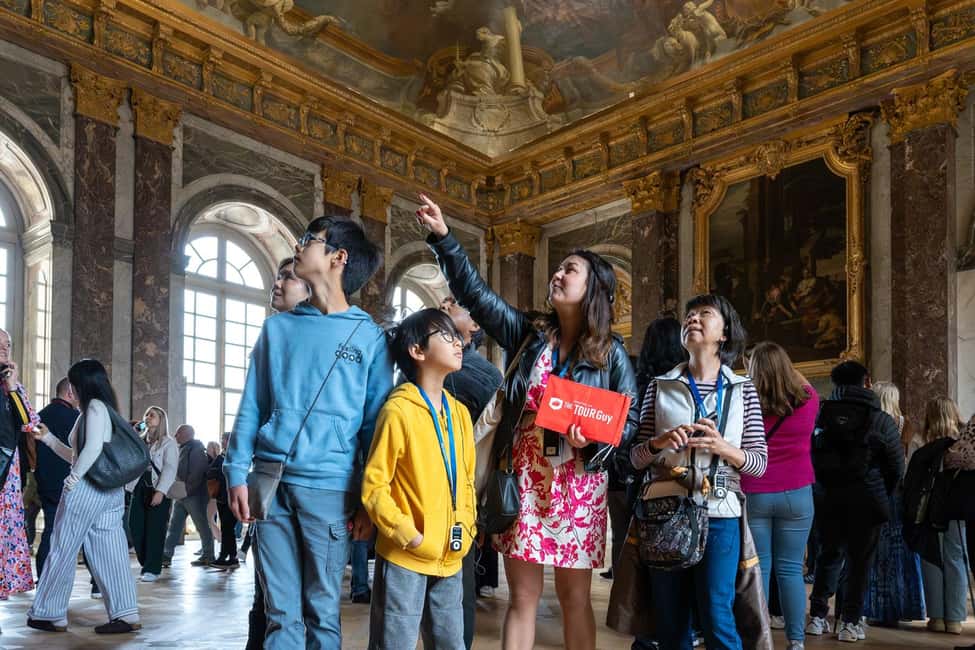 Versailles: Skip-the-Line Versailles Palace and Gardens Tour - Getting to Versailles: the meeting point that saves your morning
