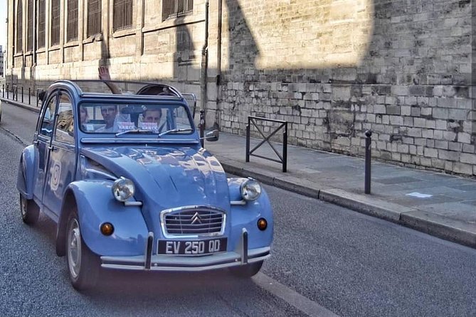 Vintage 2CV Adventure: 3-Hour Paris Secrets Tour - Guides and on-the-road extras that can turn a tour into a story