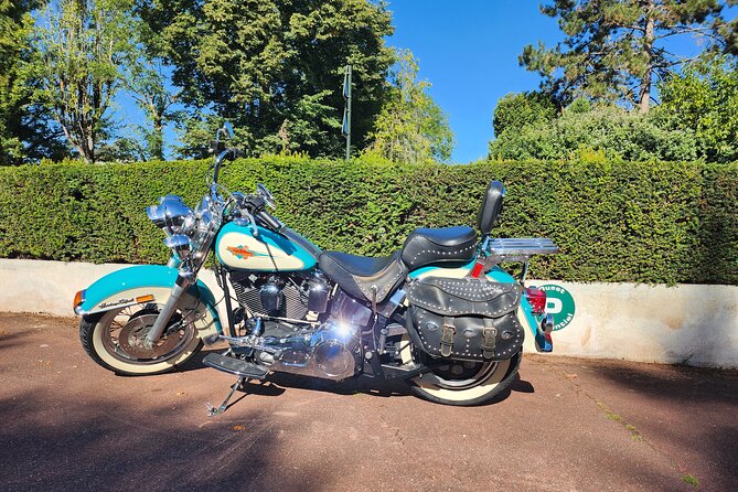 Vintage Motorcycle Rental in Paris - City cruising vs. West Paris day plans (and what you can expect)