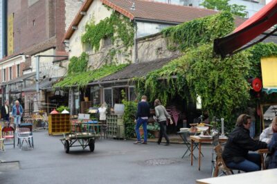Vintage Paris & St Ouen Flea Market Walking Tour - Inside the market: how you shop through furniture, textiles, jewelry, and more