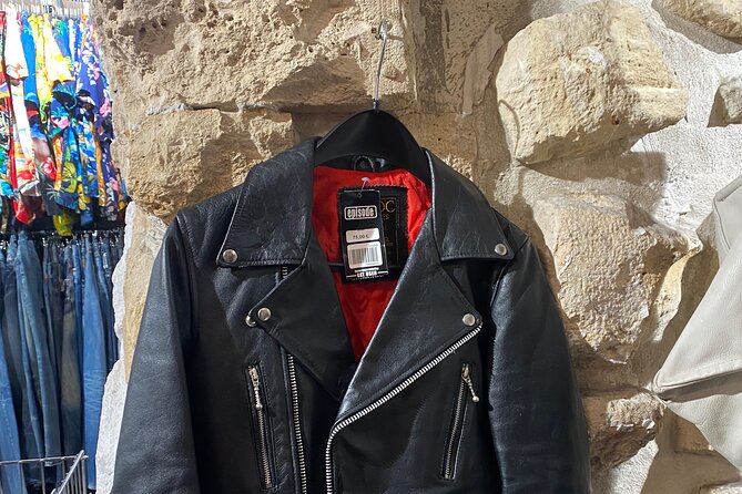 Vintage Shopping Tour In Paris with a Guide - Timing and walking practicalities (so you don’t lose the fun)
