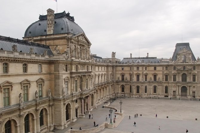 VIP Paris in a Day: Montmartre, Louvre, Île de la Cité, Cruise - Ending With the Seine: Flexible Cruise Tickets and a Small Snack
